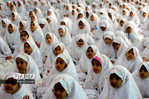 جشن تکلیف 1500 دانش‌آموز دختر در سمنان