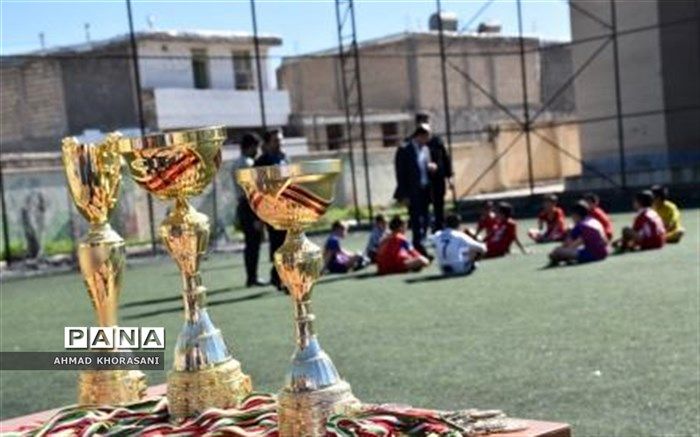 برگزاری اختتامیه مسابقات فوتسال دانش آموزی در لالی