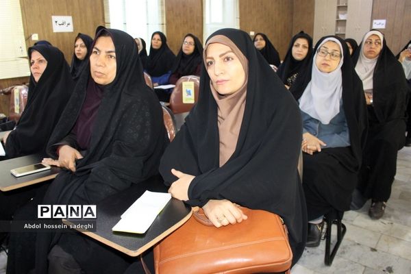 جلسه مدیران مدارس شهرستان بوشهر