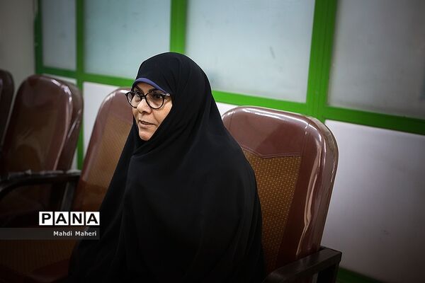 دیدار  قائم مقام وزیر آموزش و پرورش با بستگان فرهنگی شهدا در روز تکریم همسران و مادران شهدا