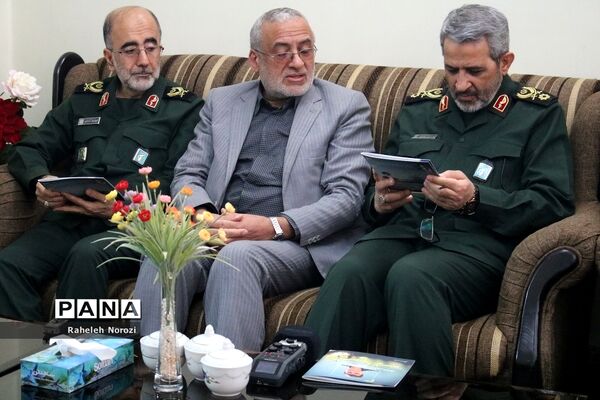 دیدار سردار غیب‌پرور با خانواده شهید «عباس دانشگر»