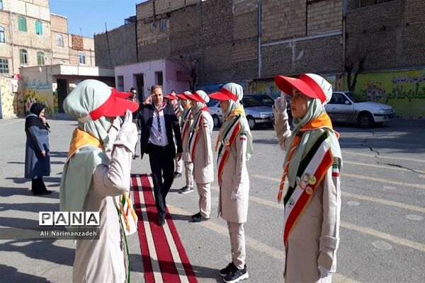 برگزاری مانور یاوران انقلاب در بهارستان