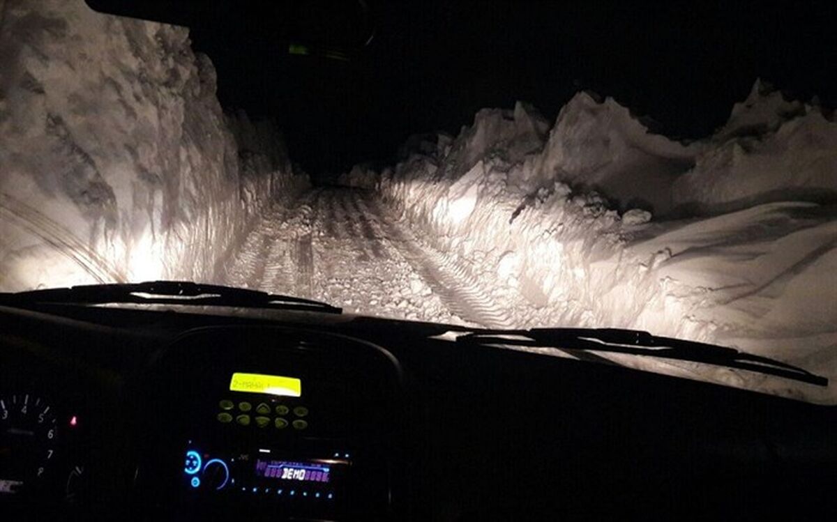 بیمار روستایی با تلاش راهداران تکابی از محاصره برف نجات یافت
