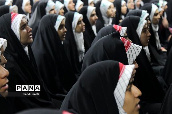 یادواره شهدای انقلاب اسلامی و مدافع حرم در دبیرستان غدیر قم
