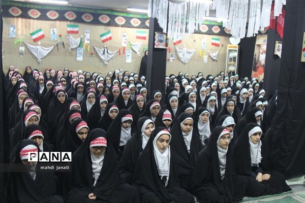 یادواره شهدای انقلاب اسلامی و مدافع حرم در دبیرستان غدیر قم