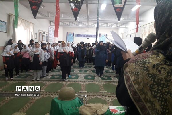 برگزاری مراسم یادواره شهدا دردبیرستان فخرالزمان قریب