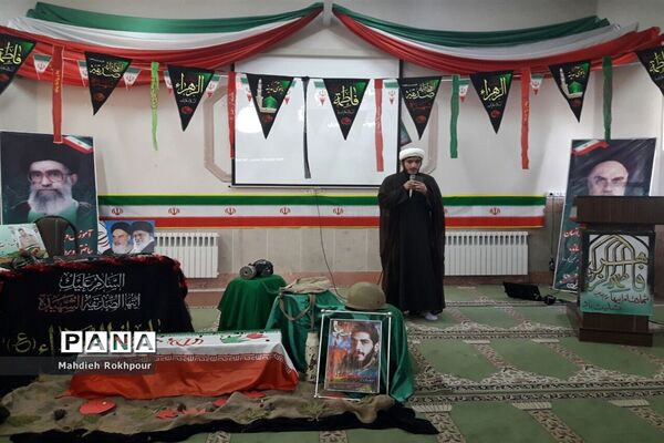 برگزاری مراسم یادواره شهدا دردبیرستان فخرالزمان قریب