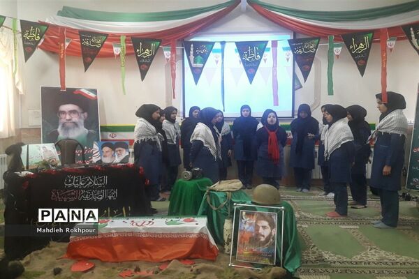 برگزاری مراسم یادواره شهدا دردبیرستان فخرالزمان قریب