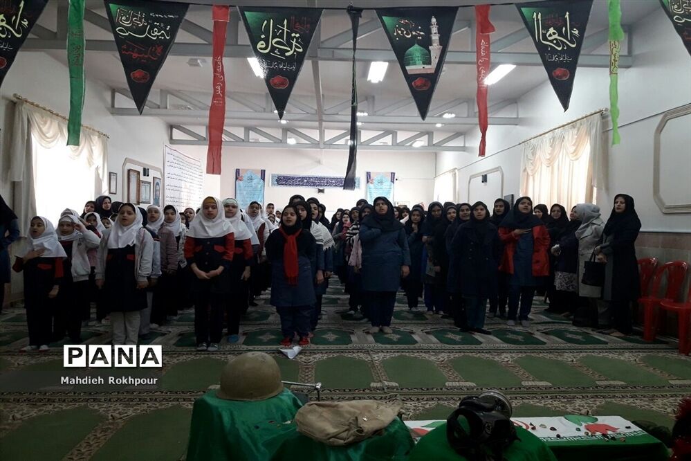 برگزاری مراسم یادواره شهدا دردبیرستان فخرالزمان قریب