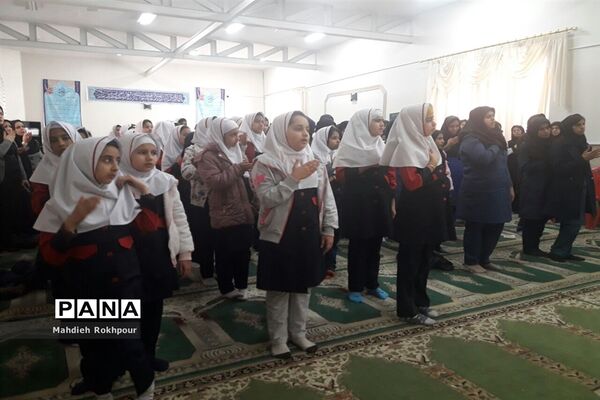 برگزاری مراسم یادواره شهدا دردبیرستان فخرالزمان قریب