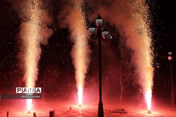 گلبانگ الله اکبر و نورافشانی میادین شهرقدس درشب ۲۲ بهمن