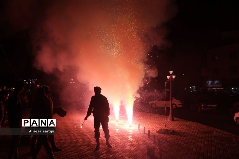 گلبانگ الله اکبر و نورافشانی میادین شهرقدس درشب ۲۲ بهمن