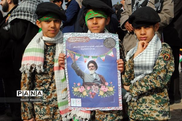 راهپیمایی بزرگ 22 بهمن در شهرستان زیرکوه