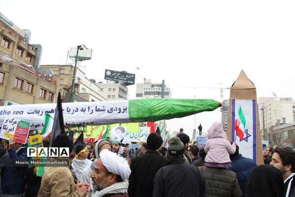 راهپیمایی یوم الله 22 بهمن در مشهد