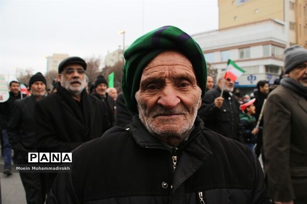 راهپیمایی یوم الله 22 بهمن در مشهد