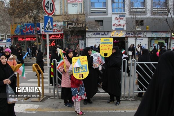 راهپیمایی یوم الله 22 بهمن در مشهد