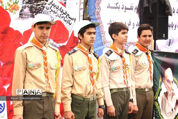 حضور گسترده مردم رباط‌کریم در راهپیمایی ۲۲‌بهمن
