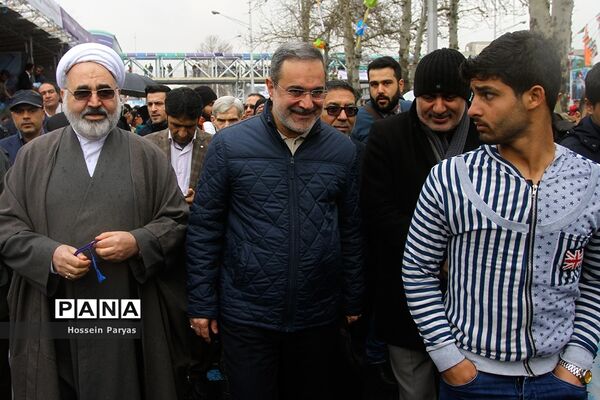حضور وزیر آموزش و پرورش در راهپیمایی 22 بهمن