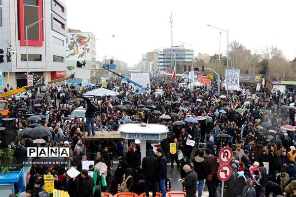 راهپیمایی 22 بهمن در شهرری