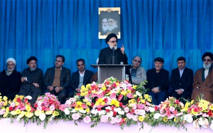 انقلاب اسلامی موازنه قدرت در جهان را بر هم زده است