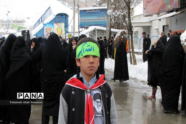 حضور پر شور مردم شهرستان فیروزکوه در راهپیمایی 22 بهمن