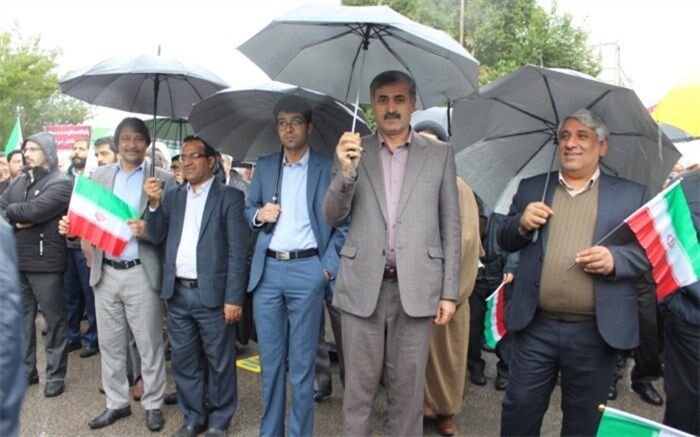 حضور مدیر کل آموزش و پرورش استان بوشهر در راهپیمایی 22 بهمن