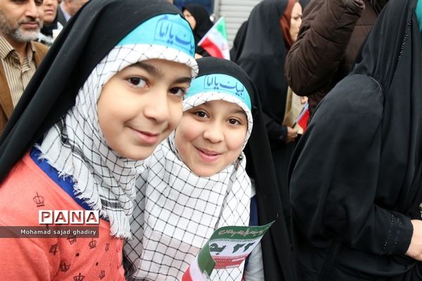 غرفه سازمان دانش‌آموزی شهر تهران در راهپیمایی 22 بهمن ماه تهران