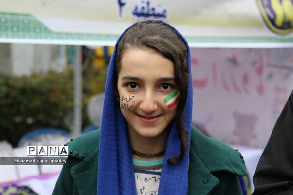 غرفه سازمان دانش‌آموزی شهر تهران در راهپیمایی 22 بهمن ماه تهران