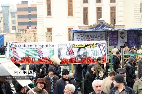 غرفه سازمان دانش‌آموزی شهر تهران در راهپیمایی 22 بهمن ماه تهران