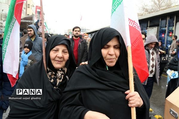 غرفه سازمان دانش‌آموزی شهر تهران در راهپیمایی 22 بهمن ماه تهران
