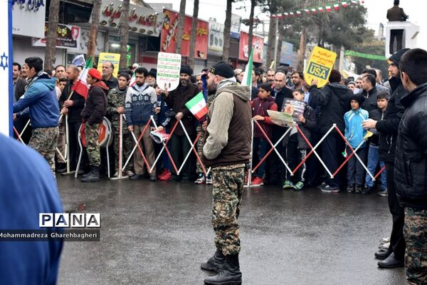 راهپیمایی 22 بهمن در بهارستان