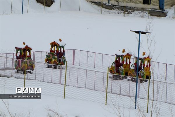 برف شهرستان فیروزکوه را سفید پوش کرد