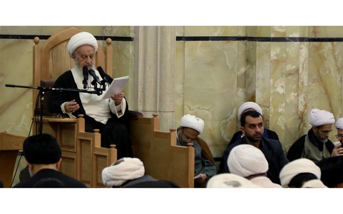 آیت‌الله مکارم شیرازی: مسؤولان پیام حضور باشکوه مردم در راهپیمایی 22 بهمن را درک کنند