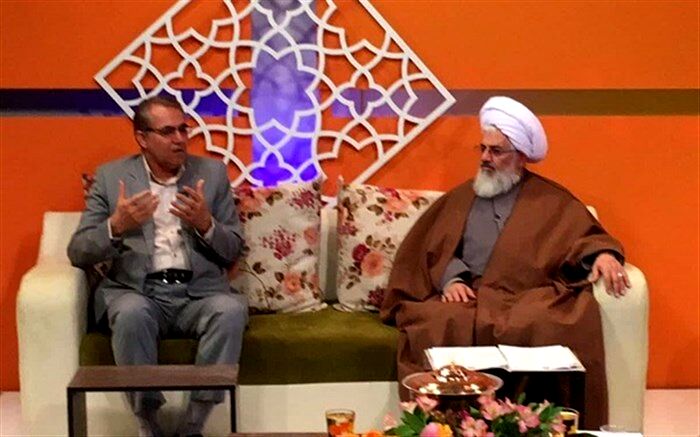 وحدت رمز پیروزی انقلاب اسلامی است