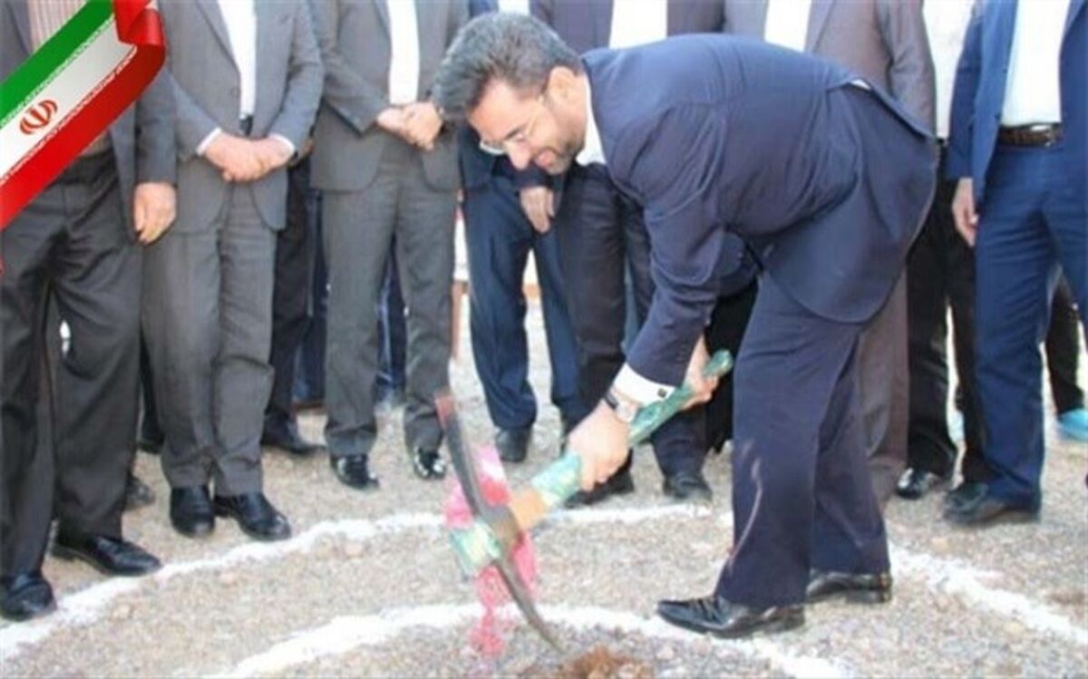 به دست وزیر ارتباطات و فناوری اطلاعات؛ کلنگ ساخت یک هنرستان فنی‌وحرفه‌ای در سمنان به زمین زده شد