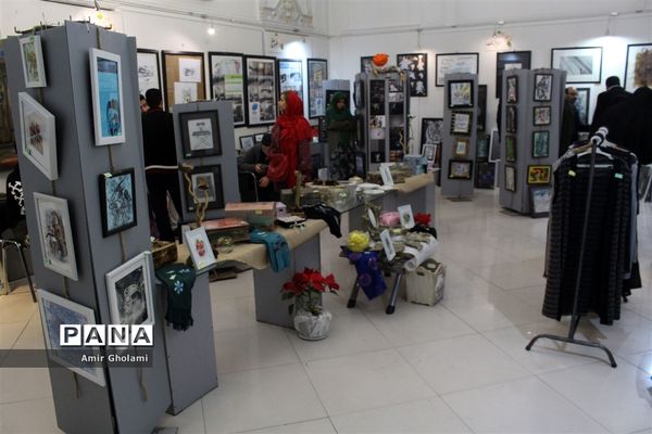 نمایشگاه آفریده‌‌ها و دست ساخته‌های هنر‌آموزان و هنرجویان منطقه‌ یک تهران