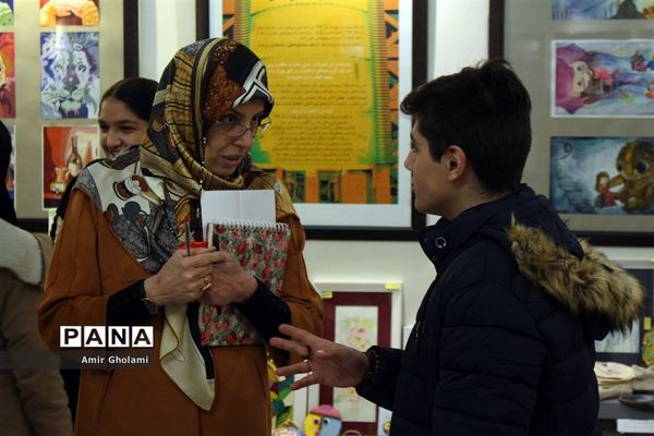 نمایشگاه آفریده‌‌ها و دست ساخته‌های هنر‌آموزان و هنرجویان منطقه‌ یک تهران