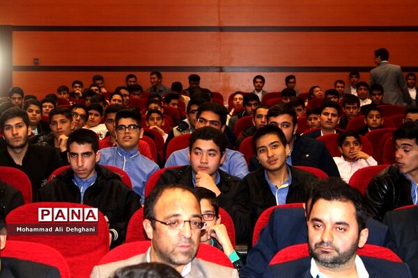 برگزاری آیین اختتامیه مسابقات قرآن، عترت و نماز و فرهنگی هنری درشهرستان بهارستان