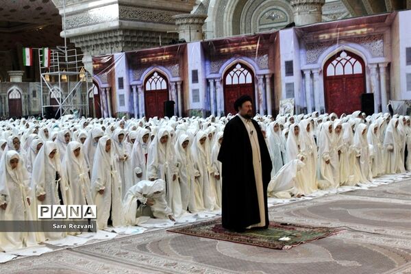 جشن طوبائیان از فرش تا عرش در حرم امام راحل