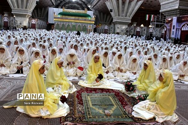جشن طوبائیان از فرش تا عرش در حرم امام راحل