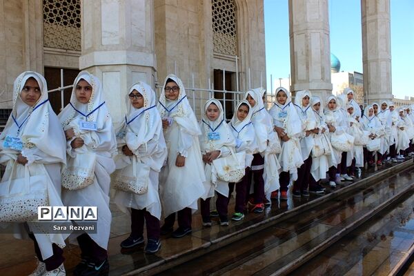 جشن طوبائیان از فرش تا عرش در حرم امام راحل