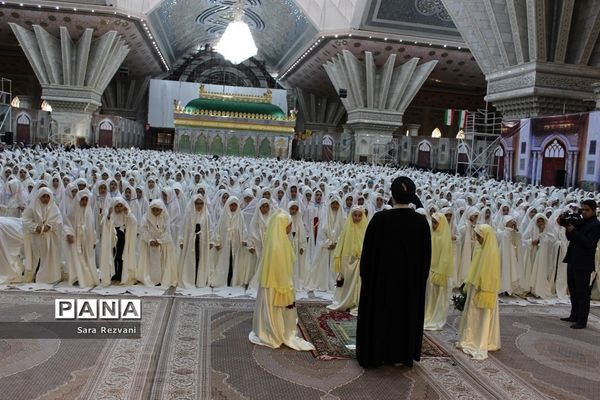 جشن طوبائیان از فرش تا عرش در حرم امام راحل