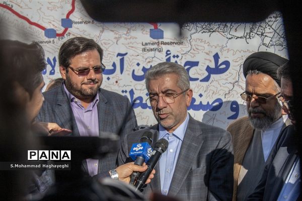 آغاز عملیات انتقال آب خلیج فارس به لامرد