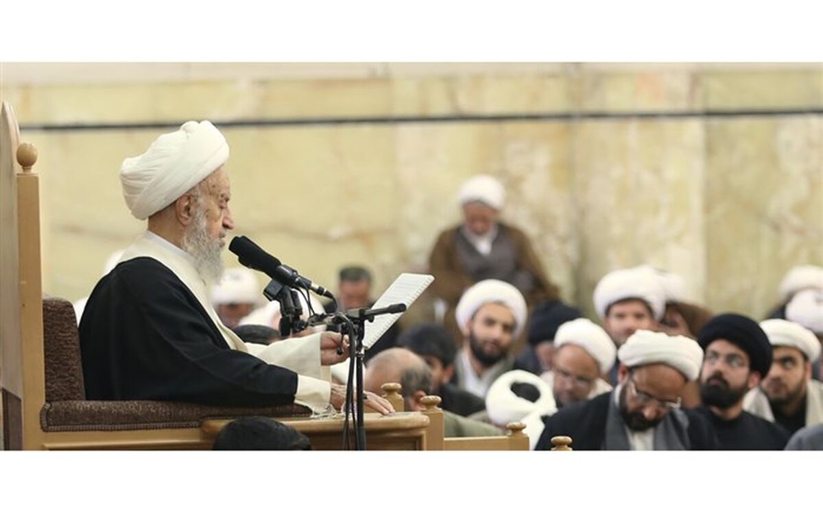 آیت الله مکارم شیرازی: تشریفات را کم کنید و به داد محرومان برسید