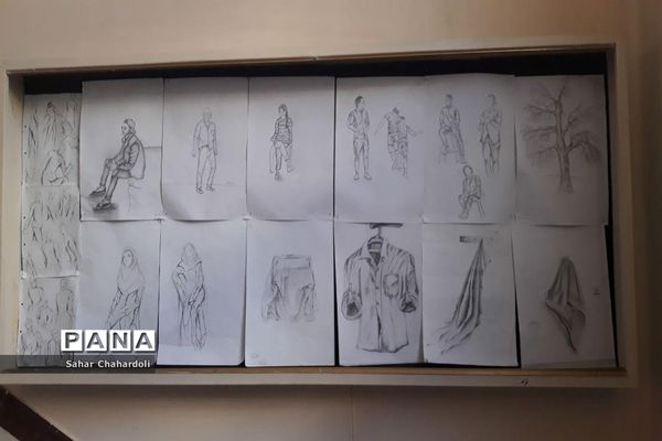 برگزاری نمایشگاه هنرهای تجسمی و گرافیک در هنرستان تهذیب همدان