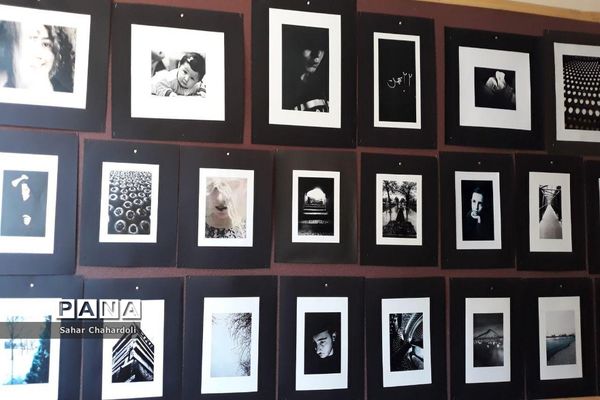 برگزاری نمایشگاه هنرهای تجسمی و گرافیک در هنرستان تهذیب همدان