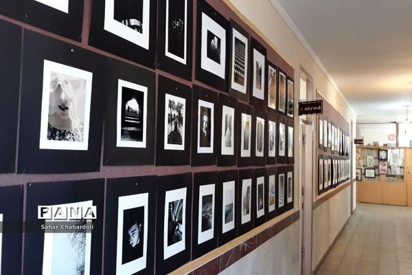 برگزاری نمایشگاه هنرهای تجسمی و گرافیک در هنرستان تهذیب همدان