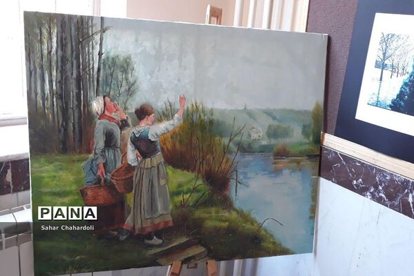 برگزاری نمایشگاه هنرهای تجسمی و گرافیک در هنرستان تهذیب همدان