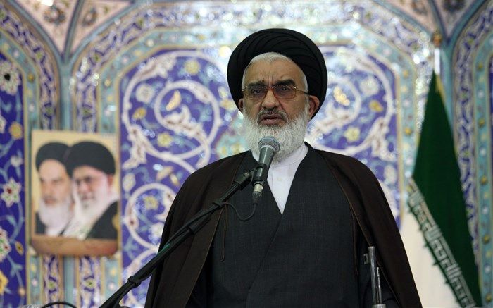 امام جمعه قم: قم جای اقدامات هنجارشکنانه نیست