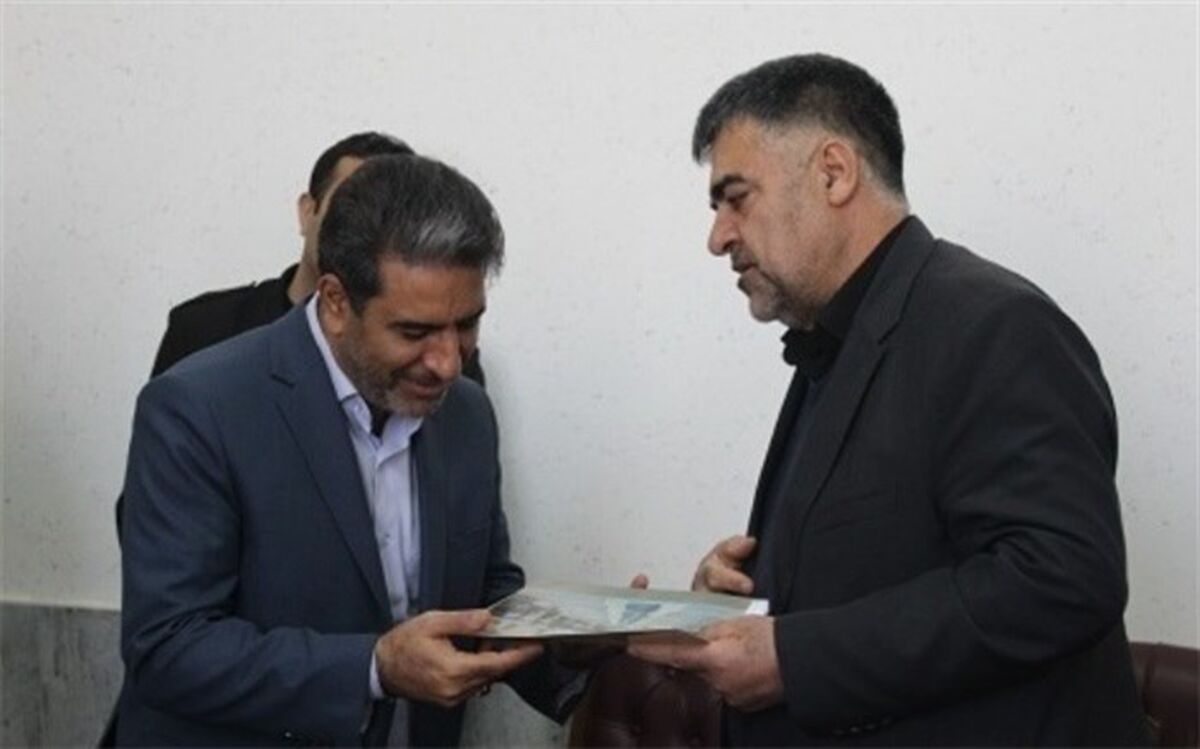 با حضور مدیرکل آموزش و پرورش شهرستان‌های استان تهران، از خانواده محترم شهدای فرهنگی پیشوا تجلیل شد